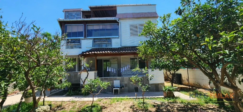 Turgutreis'in Merkezinde Düzayak Konumda Müstakil Villa
