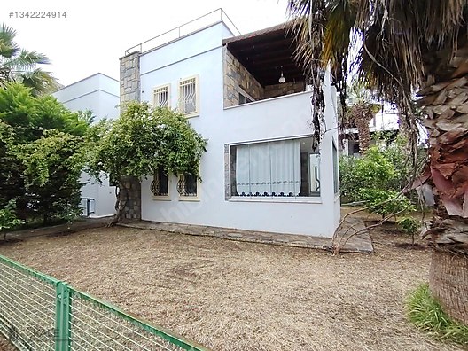Yalıkavak Tilkicik Koyu'nda Denize 50m Eşyalı 2+1 Daire